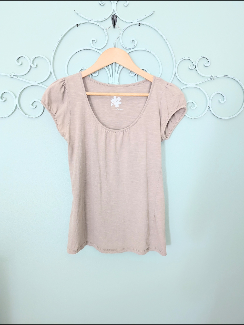 Classic Scoop Neck Short Sleeve Top - Light Tan